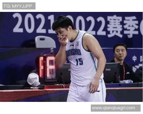 武汉篮球队实力之争引发热议球迷观点各异引发讨论